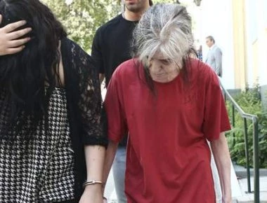 19χρονη μητροκτόνος: Σε κατ'οικον περιορισμό - Στη φυλακή η μητέρα της